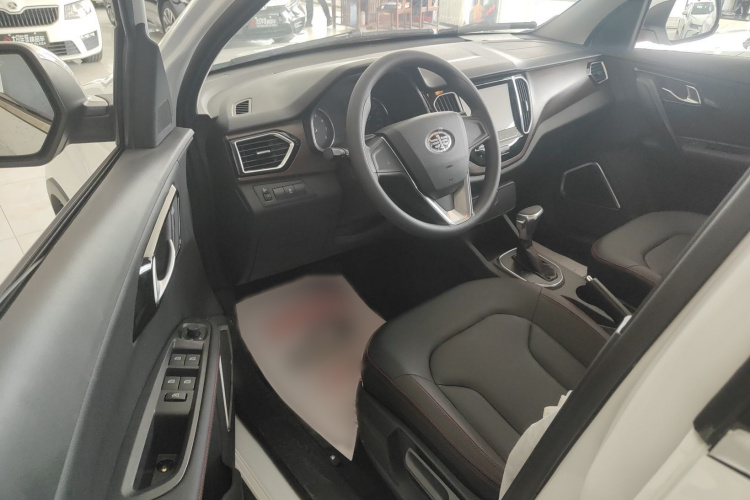 一汽 森雅R7 2024款 1.5L 自动舒适型中控内饰7002