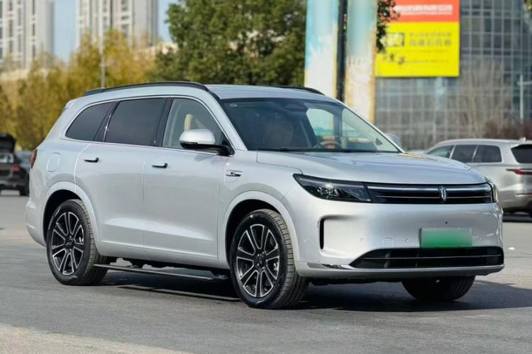 鸿蒙智行 问界M7 2024款 1.5T 智驾四驱Pro版 6座车身外观6005