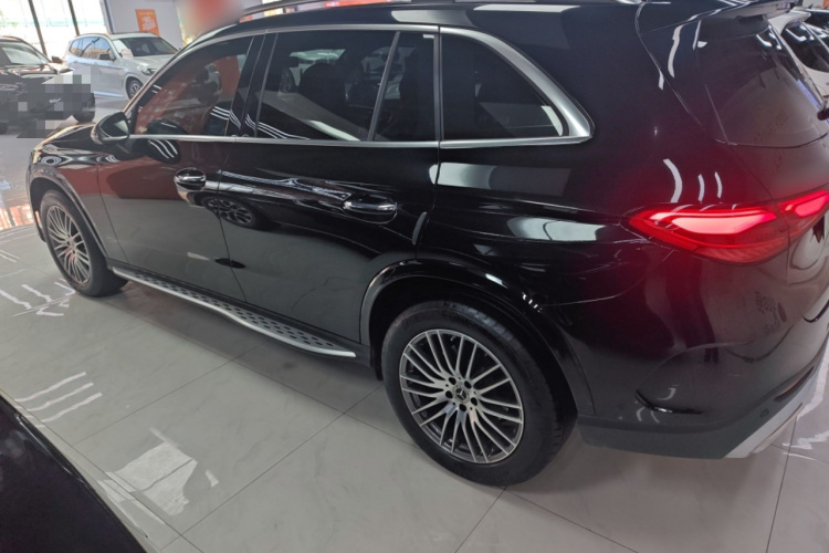 奔驰GLC 2023款 改款 GLC 300 L 4MATIC 动感型 5座车身外观4
