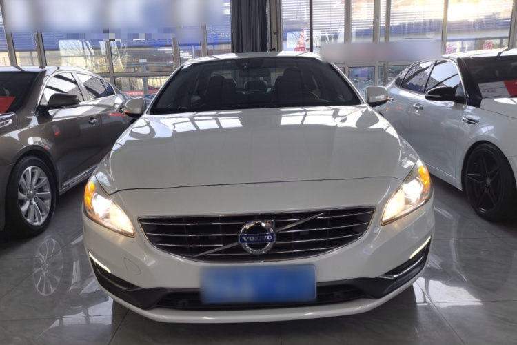 沃尔沃S60 2017款 S60L T4 智远版车身外观2