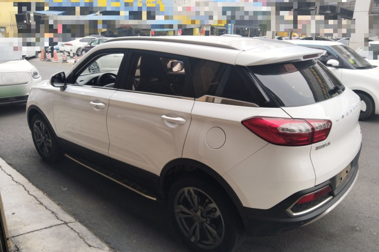 猎豹汽车 猎豹CS9 2017款 1.5L CVT风尚型车身外观4