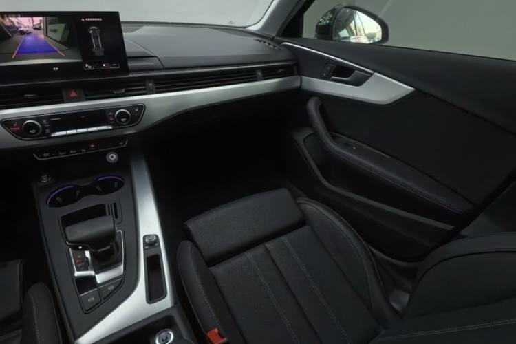 奥迪A4L 2022款 40 TFSI 豪华动感型中控内饰7004