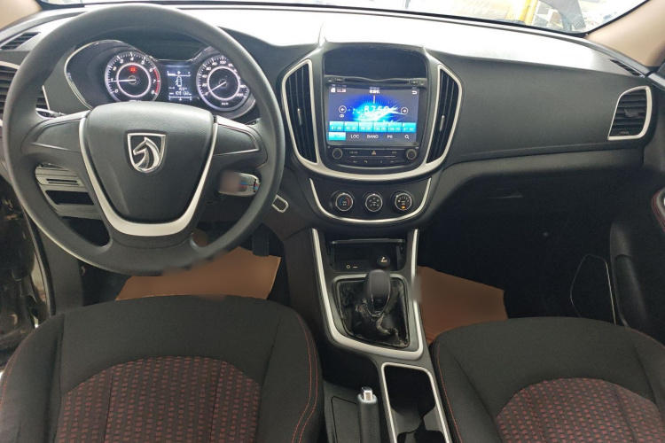 宝骏560 2015款 1.8L 手动舒适型中控内饰12