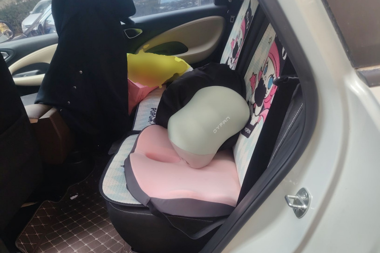 五菱汽车 五菱缤果 2023款 203km 轻享款中控内饰21