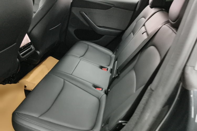 特斯拉 Model Y 2025款 后轮驱动版中控内饰21