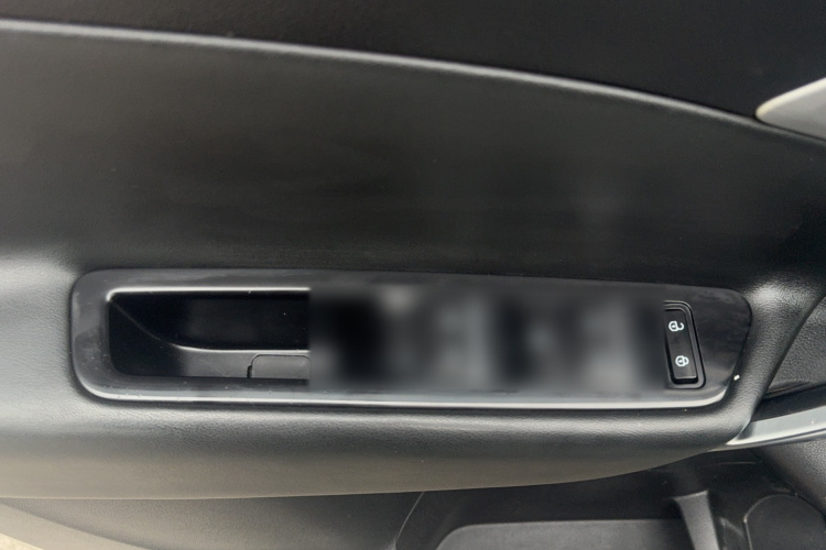 吉利汽车 博越 2016款 1.8TD 自动智联型中控内饰7009