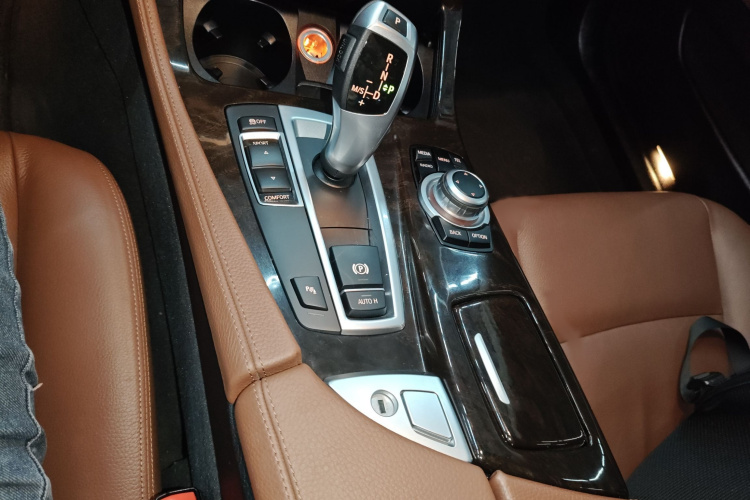 宝马5系 2014款 525Li 领先型局部细节18