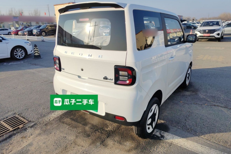 吉利银河 熊猫 2025款 210km 元气熊车身外观7