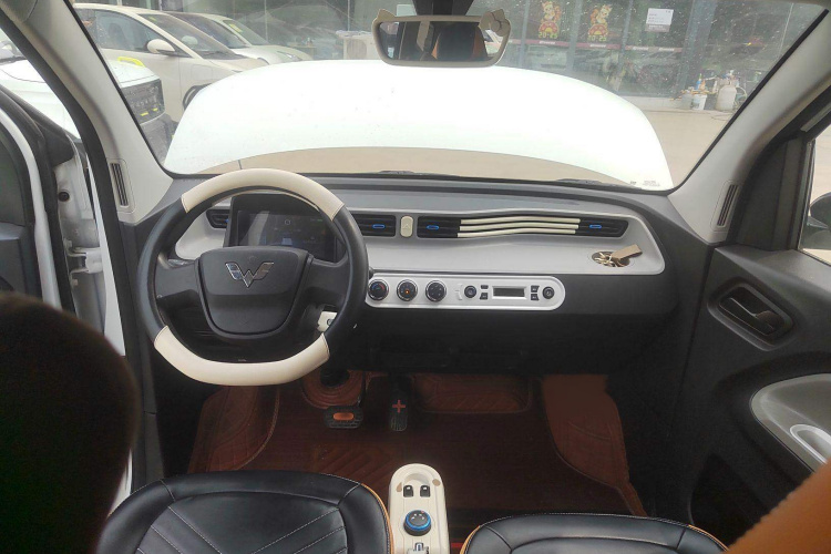 五菱汽车 宏光MINIEV 2022款 自在款 磷酸铁锂中控内饰7002