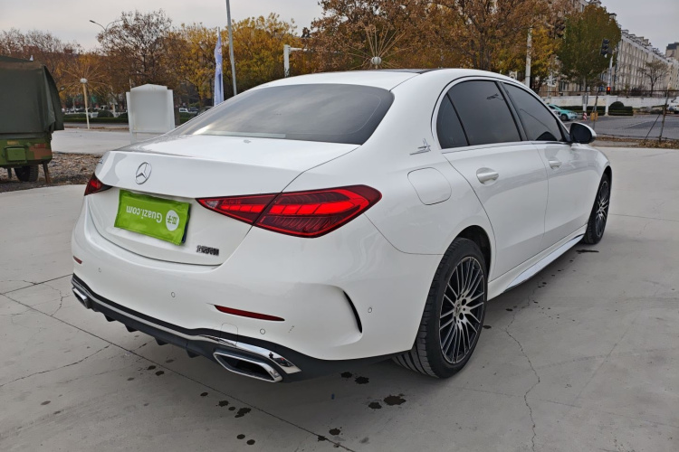 奔驰C级 2023款 C 260 L 运动版车身外观7