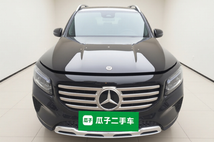奔驰GLB 2024款 改款 GLB 220 时尚型车身外观2