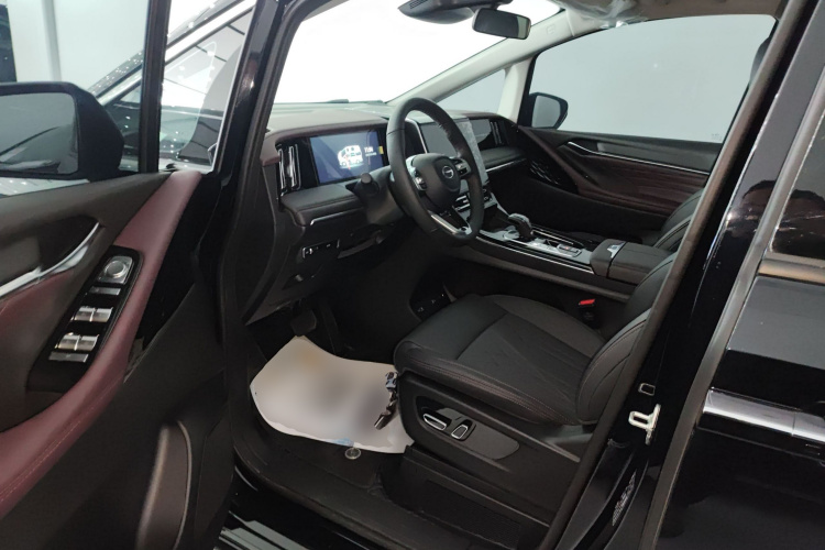 广汽传祺 传祺M8 2024款 大师系列 400T 尊贵版中控内饰7003