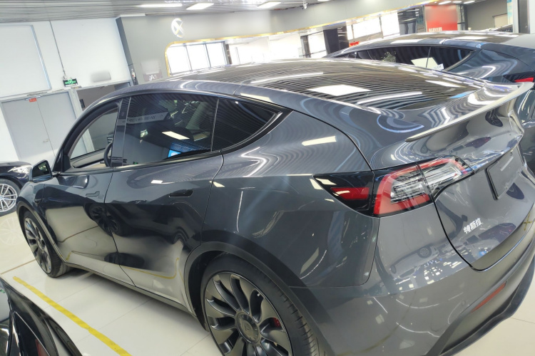 特斯拉 Model Y 2022款 Performance高性能全轮驱动版车身外观4