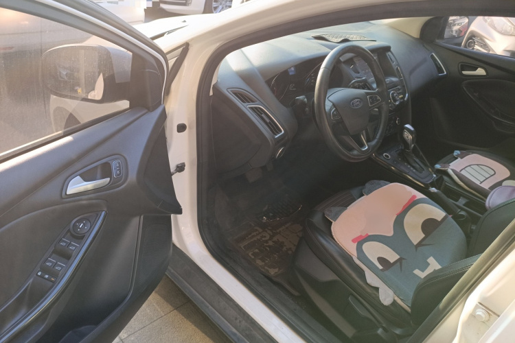 福特 福克斯 2015款 三厢 EcoBoost 125 自动超能风尚型中控内饰20