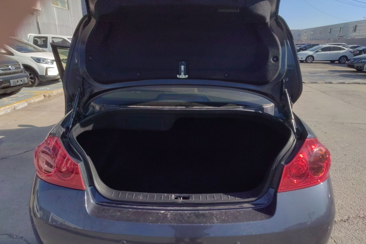 英菲尼迪G系 2013款 G25 Sedan 豪华运动版局部细节23