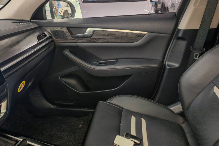 比亚迪 秦Pro新能源 2019款 EV 超能版 高功率高续航智联领创型中控内饰7002