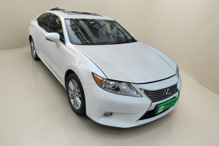 雷克萨斯ES 2013款 250 精英版车身外观3