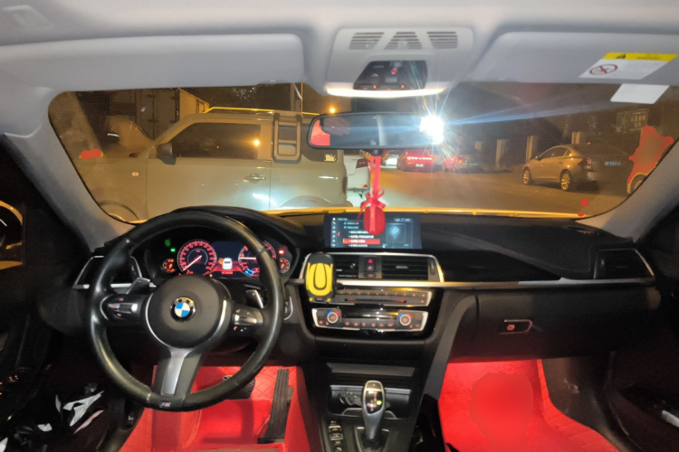 宝马3系 2018款 320Li 领先型M运动套装中控内饰12