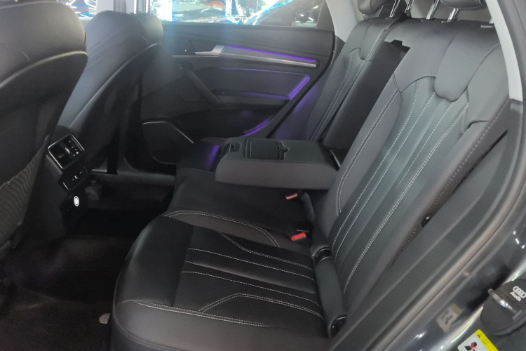 奥迪Q5L 2022款 40T 豪华动感型中控内饰21