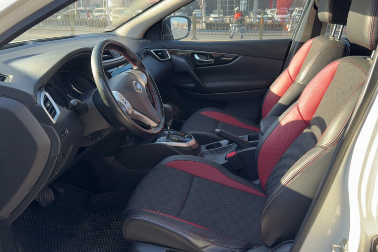 日产 逍客 2017款 2.0L CVT智享版 国V中控内饰7001