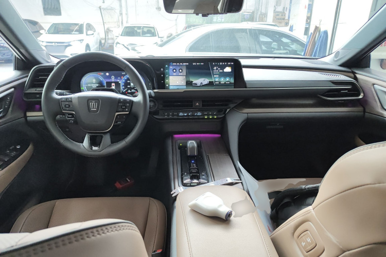 丰田 皇冠(进口) 2024款 2.5L 至尊版中控内饰12