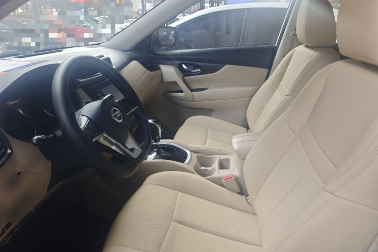 日产 奇骏 2017款 2.0L CVT舒适版 2WD中控内饰19