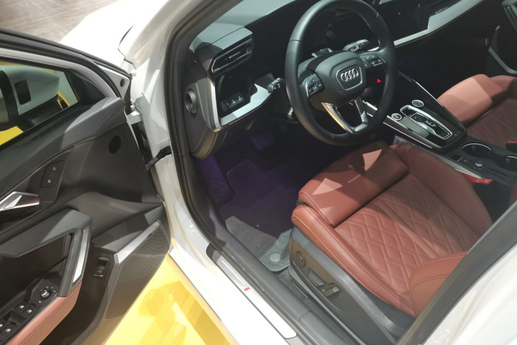 奥迪A3 2025款 Sportback 35TFSI 飞驰尊享型中控内饰7003