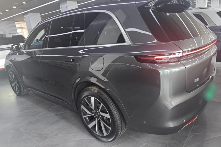 理想汽车 理想L8 2023款 Air车身外观4