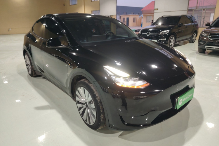 特斯拉 Model Y 2022款 后轮驱动版车身外观3