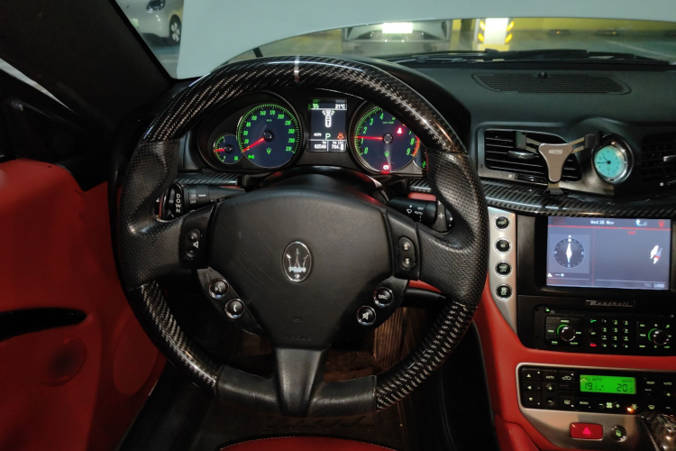 玛莎拉蒂 GranTurismo 2007款 4.2L 标准版中控内饰13