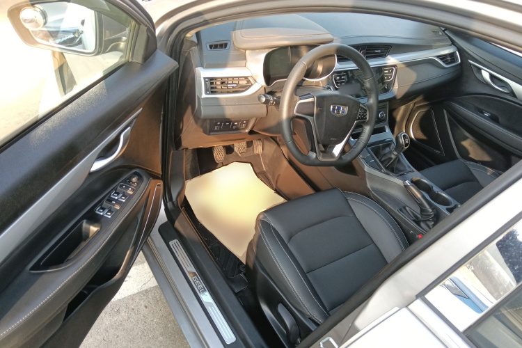 吉利汽车 帝豪 2018款 1.5L 手动向上互联版中控内饰20