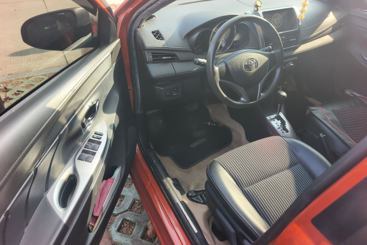 丰田 YARiS L 致炫 2015款 1.5G 自动橙色限量版中控内饰20