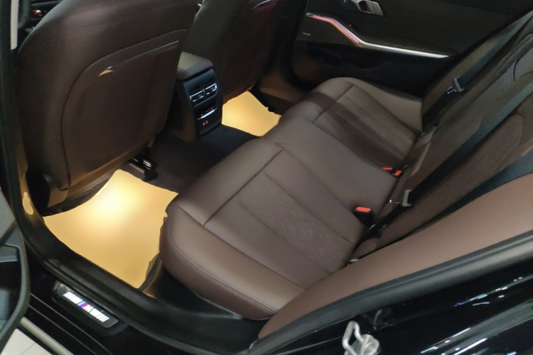 宝马3系 2025款 330Li M运动曜夜套装中控内饰21