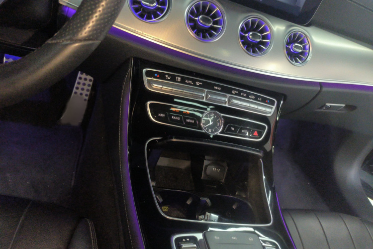 奔驰E级(进口) 2019款 E 200 轿跑车局部细节18