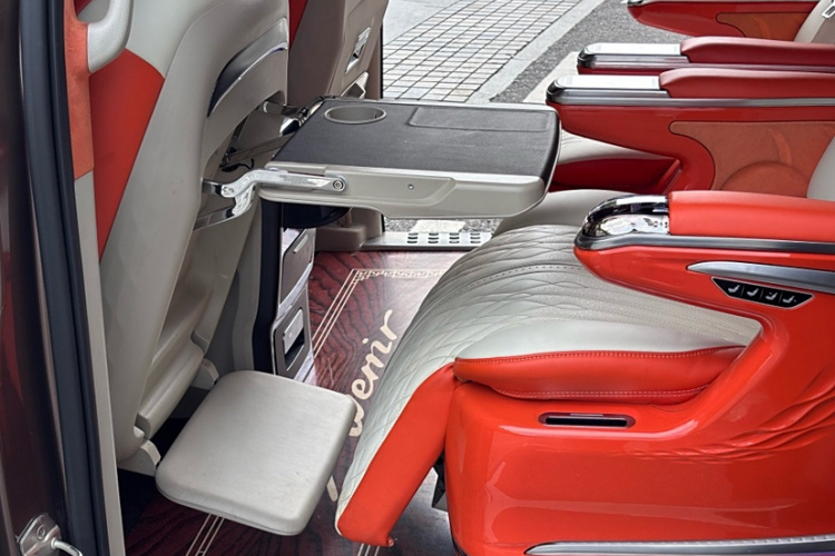 别克GL8 2021款 陆上公务舱 652T 舒适型中控内饰7002