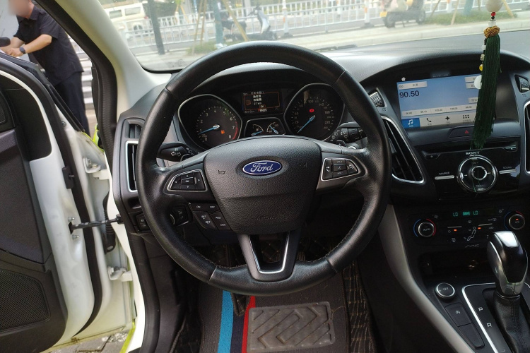 福特 福克斯 2017款 两厢 EcoBoost 180 自动运动型局部细节13