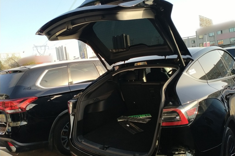 特斯拉 Model Y 2021款 标准续航后驱版局部细节23