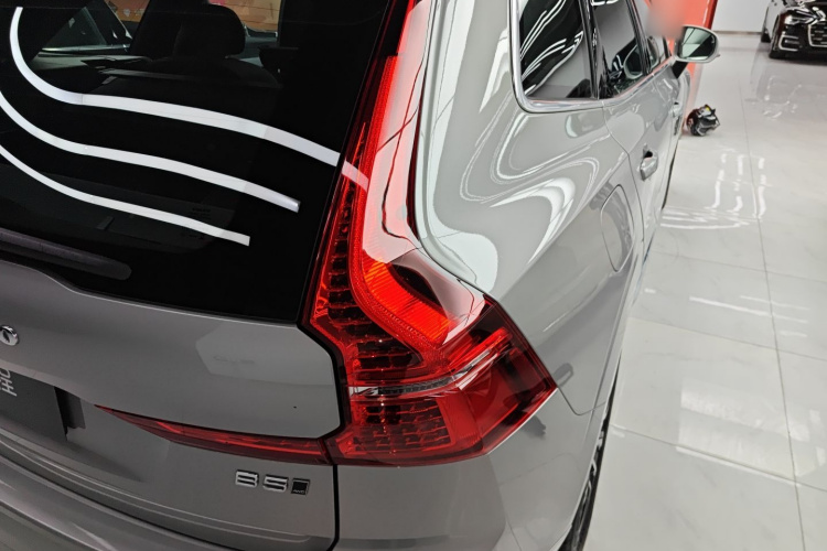 沃尔沃XC60 2025款 B5 四驱智远豪华版车身外观9