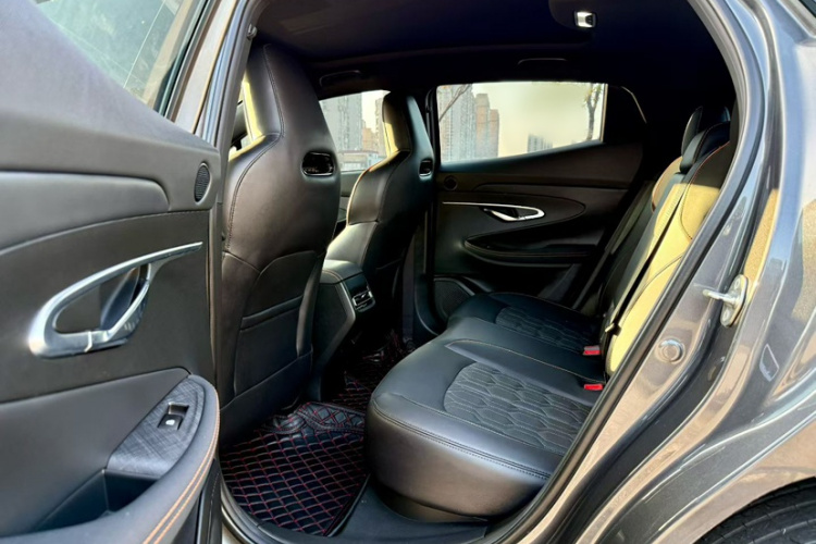 长安UNI-T 2022款 1.5T 运动版 尊贵型中控内饰7001