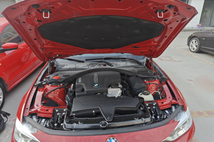 宝马3系 2015款 320Li 超悦版豪华设计套装机舱底盘24