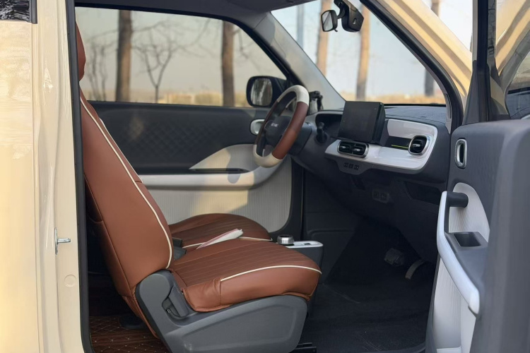 吉利银河 熊猫 2025款 210km 元气熊中控内饰7006