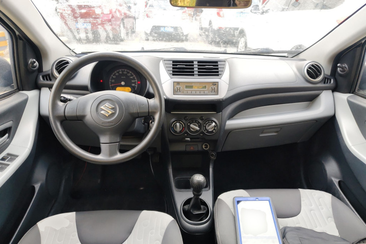铃木 奥拓 2013款 改款 1.0L 手动舒适型中控内饰7002