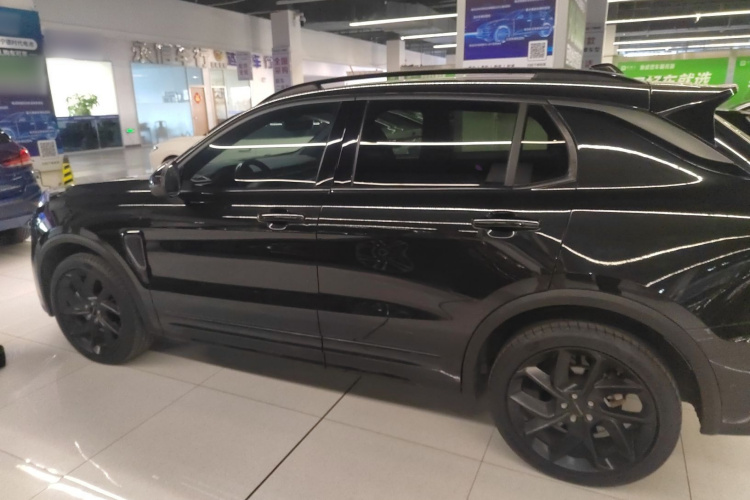 领克01 2021款 2.0TD 四驱暗夜版车身外观6003