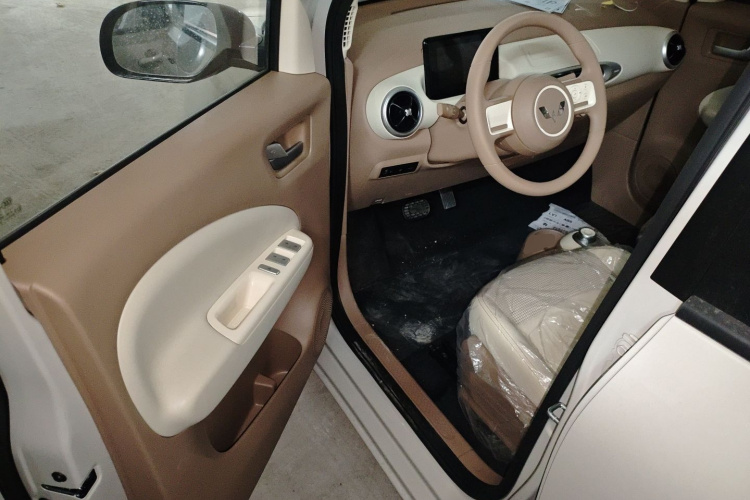 五菱汽车 宏光MINIEV 2025款 四门版 进阶款中控内饰7003