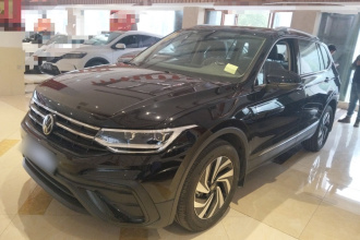 大众 途观L 2025款 出众款 300TSI 自动两驱龙腾版