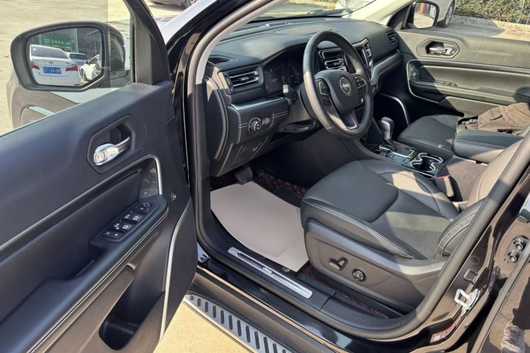 Jeep 指挥官PHEV 2020款 2.0T 插电混动臻享版中控内饰20