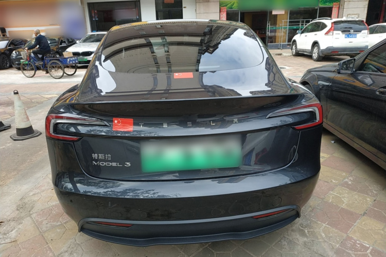 特斯拉 Model 3 2023款 后轮驱动版车身外观6
