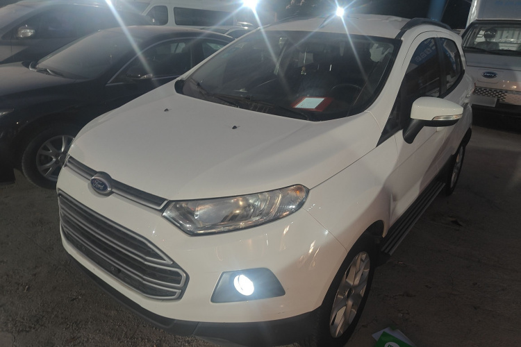 福特 翼搏 2013款 1.5L 自动风尚型车身外观1