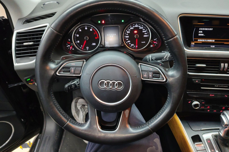 奥迪Q5(进口) 2013款 45 TFSI quattro 越野型局部细节13