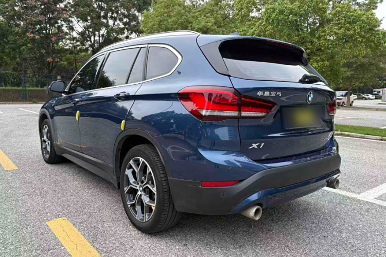 宝马X1 2021款 改款 sDrive25Li 领先型车身外观6002